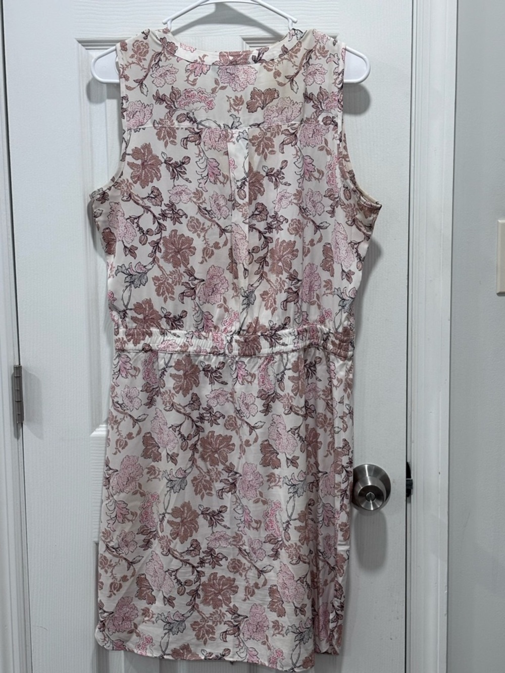 🩷Ann Taylor Sleeveless Floral Midi Dress in Pink and Cream - Picture 3 of 9